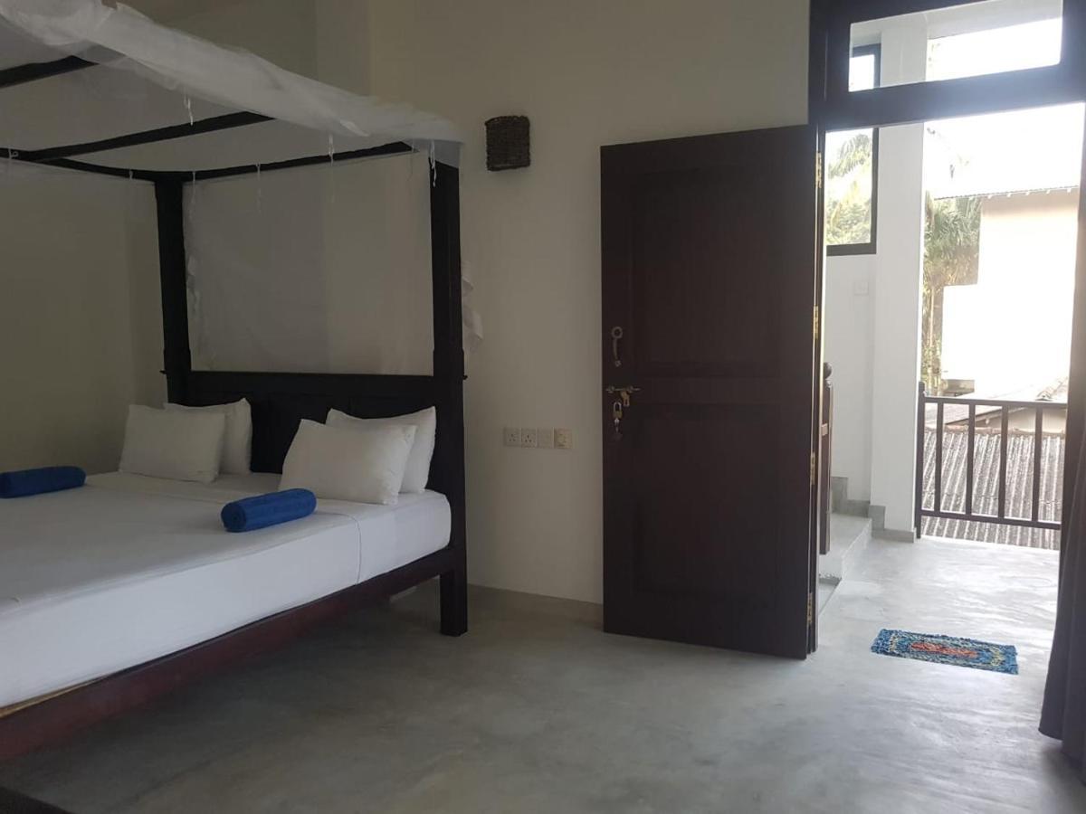 Waves Hiri Hotell Dikwella Eksteriør bilde
