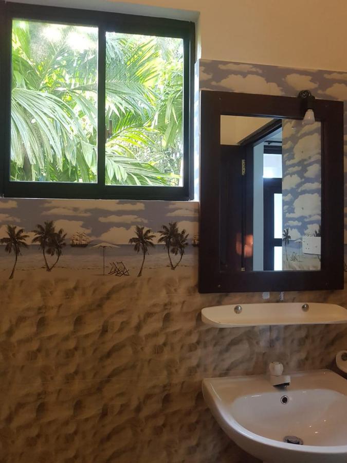 Waves Hiri Hotell Dikwella Eksteriør bilde