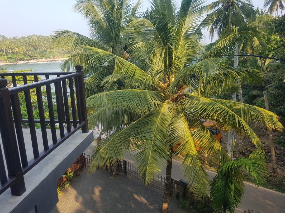 Waves Hiri Hotell Dikwella Eksteriør bilde